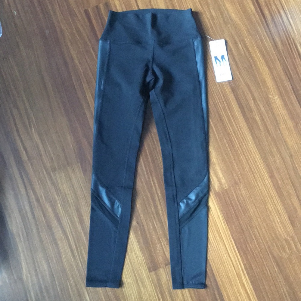 Alo yoga elevate leggings